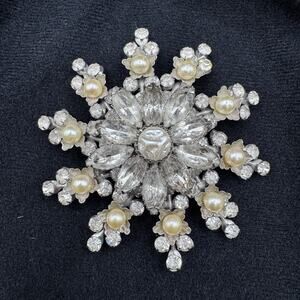 Vintage Crystal Snowflake Pin/ Brooch Prong Set Rhinestone Winter Holiday